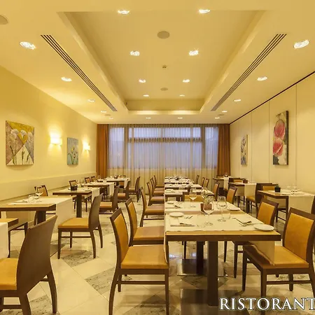 Nilhotel Hotel 4*