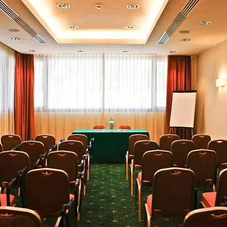 Nilhotel 호텔 4*